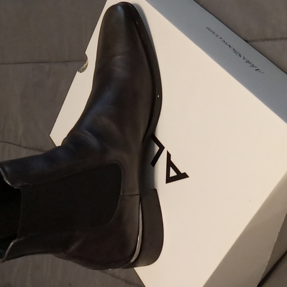 Aldo - Picture 2 of 4